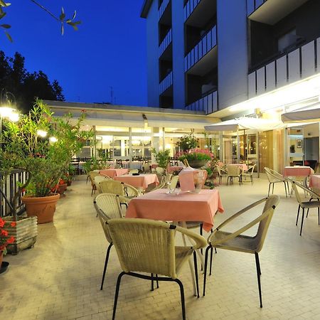 Hotel Miramare Et De La Ville Rimini Extérieur photo