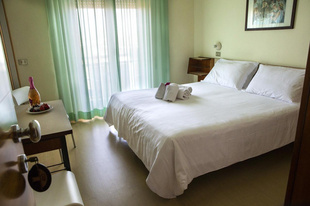 Hotel Miramare Et De La Ville Rimini Extérieur photo
